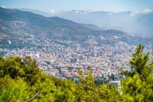 純電動車的革新之路：激勵與挑戰